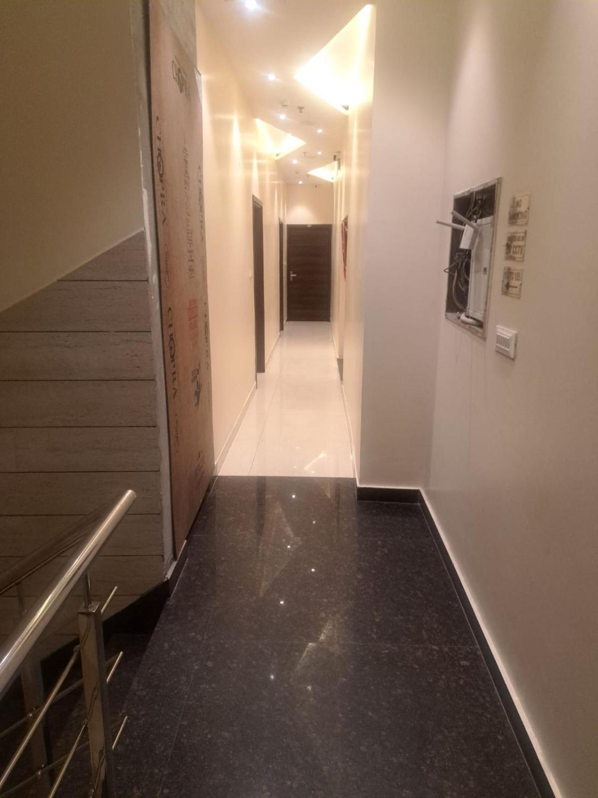 Hotel Blossom Inn Amritsar Exterior photo